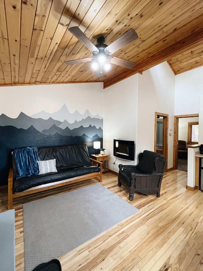 Cozy Cabin Suite Bed And Breakfast Вудленд-Парк Екстер'єр фото